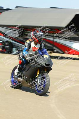 media/Sep-20-2025-TrackDaz (Sat) [[27f0cde673]]/Around the Pits/